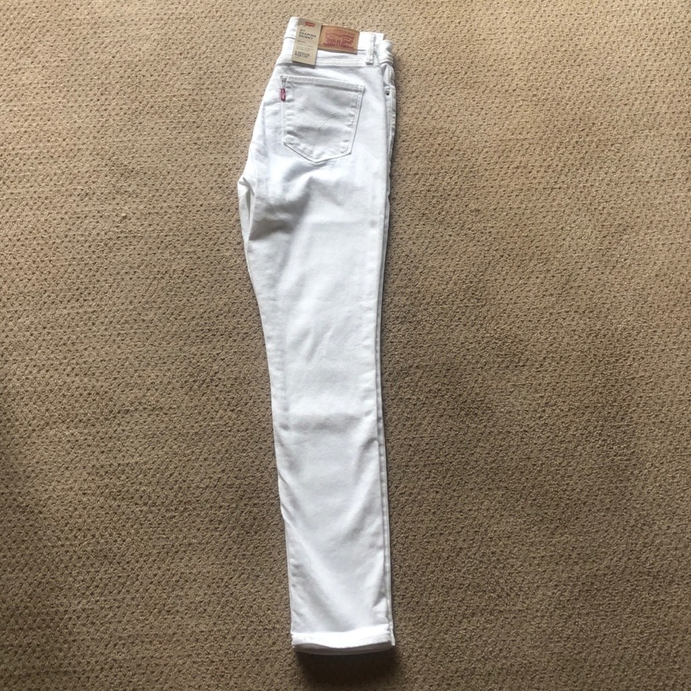 311 Levi Skinny Shaping Jeans